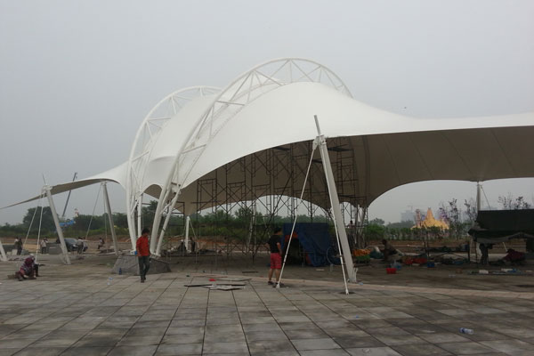 我們應該如何選擇膜材料加工廠家？